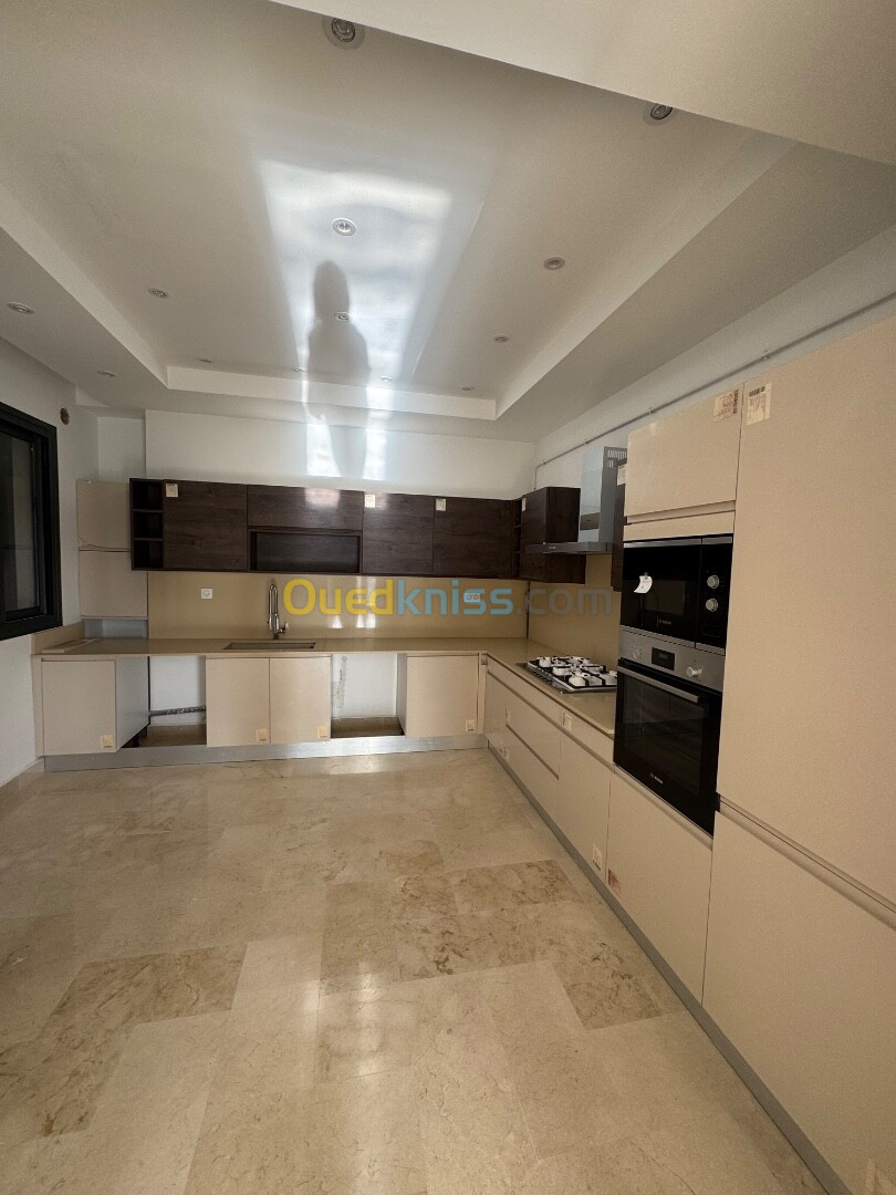 Vente Appartement F8 Alger Hydra