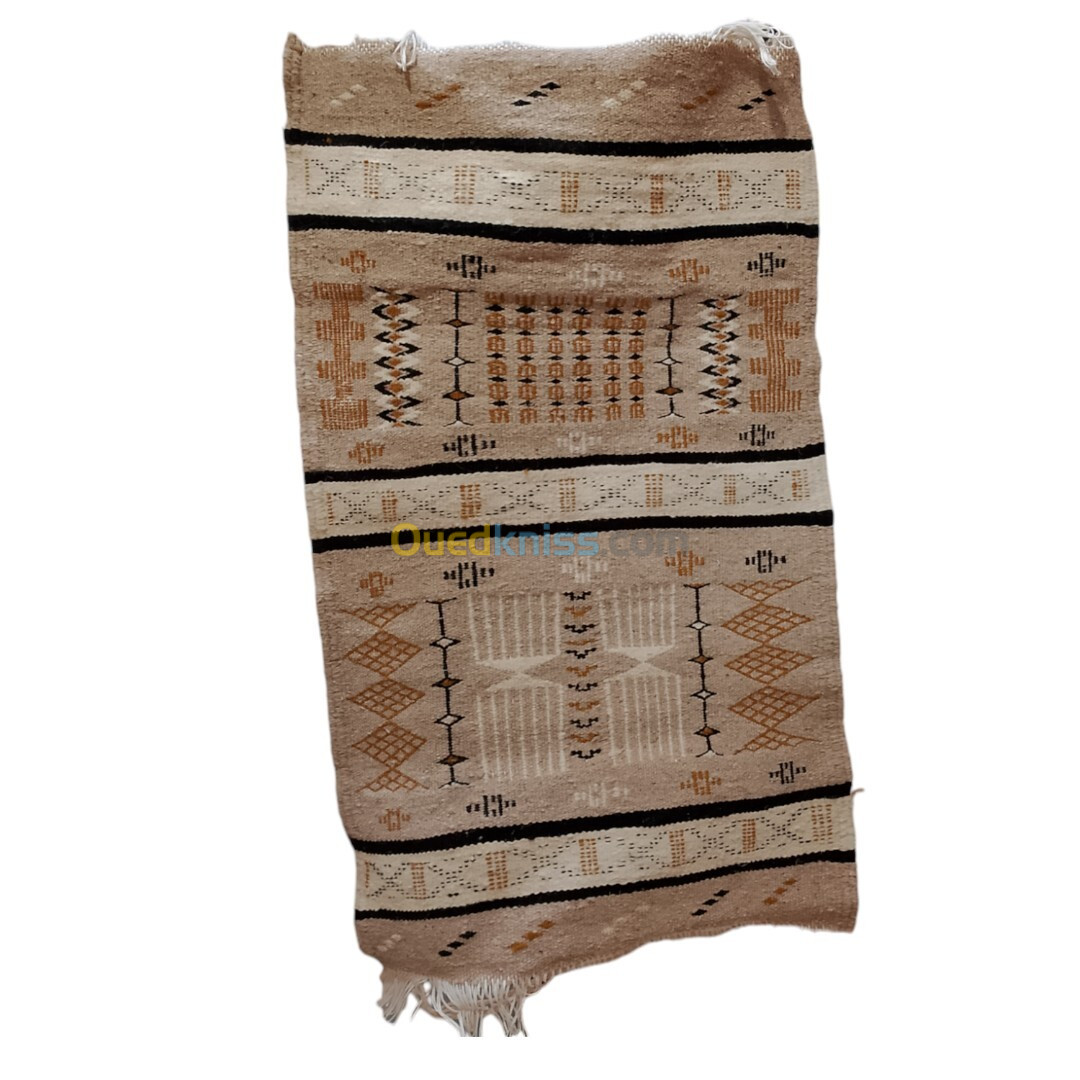 Tapis traditionnel parfait pour votre sol fait main par les gens de Ghardaïa 81.5 x 48.7 (cm)