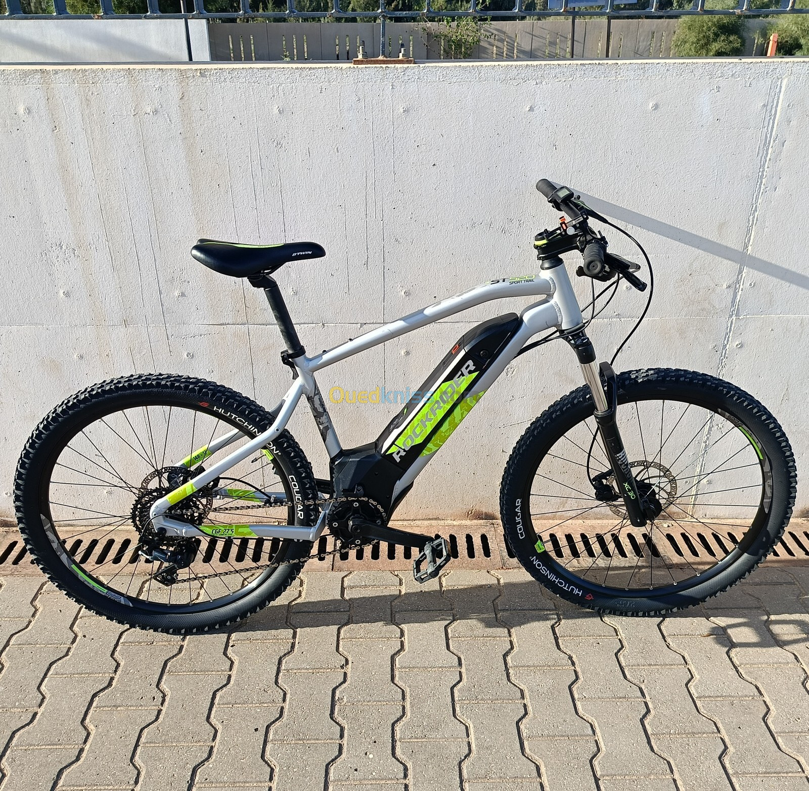 Vélo Électrique Rockrider ST520.