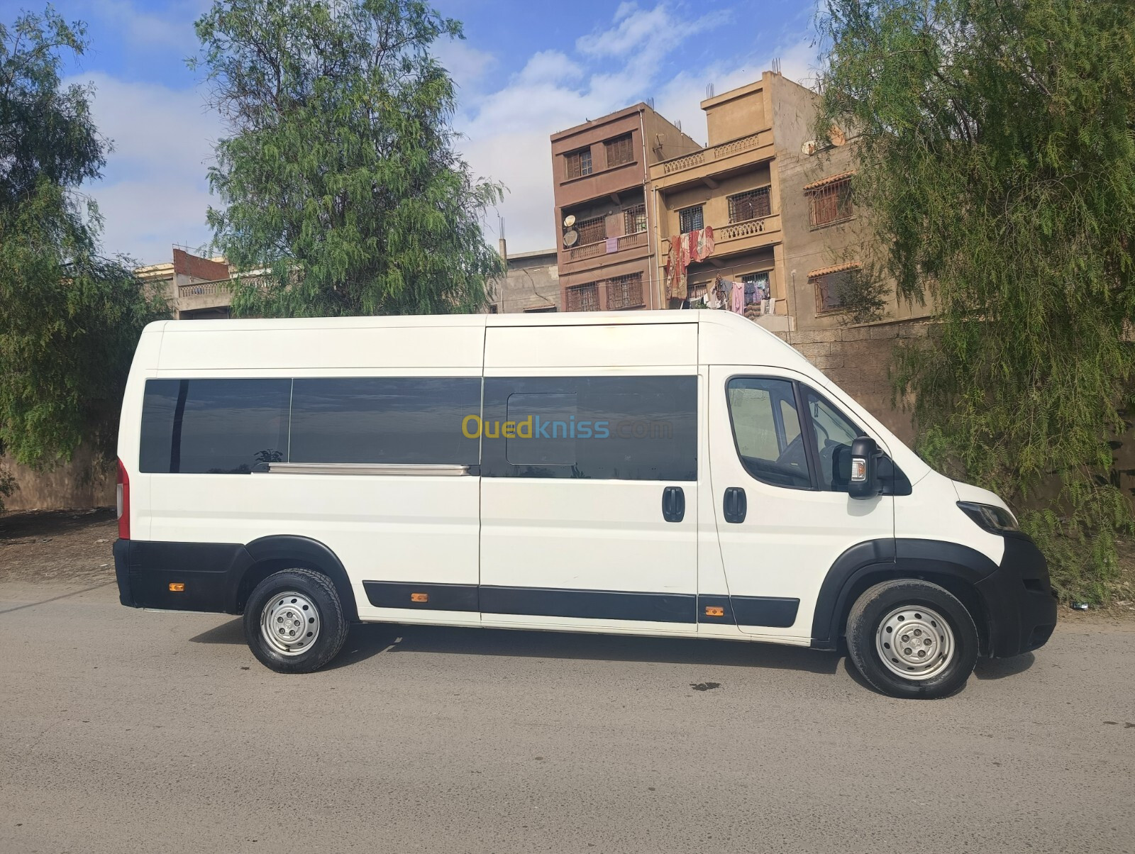 Peugeot Boxer minibus 2021