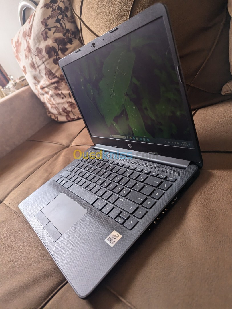 Laptop hp i3 10th gen 8GB RAM 256GB SSD 14"