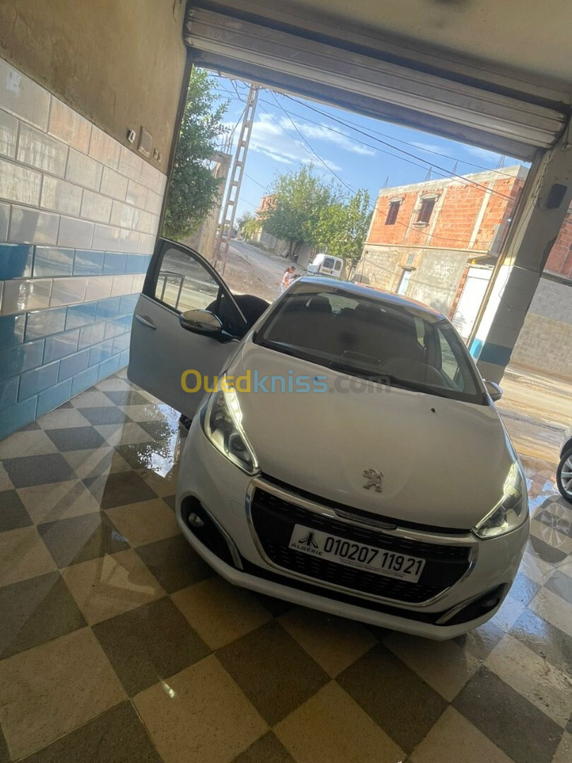 Peugeot 208 2019 Allure