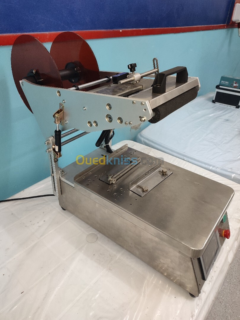 Étiqueteuse mt150 semi automatique pour surface plate 