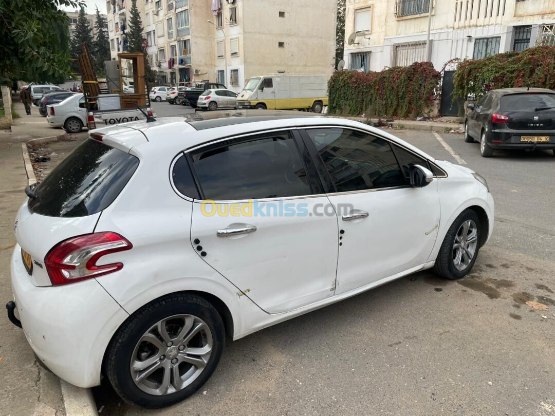 Peugeot 208 2014 Allure