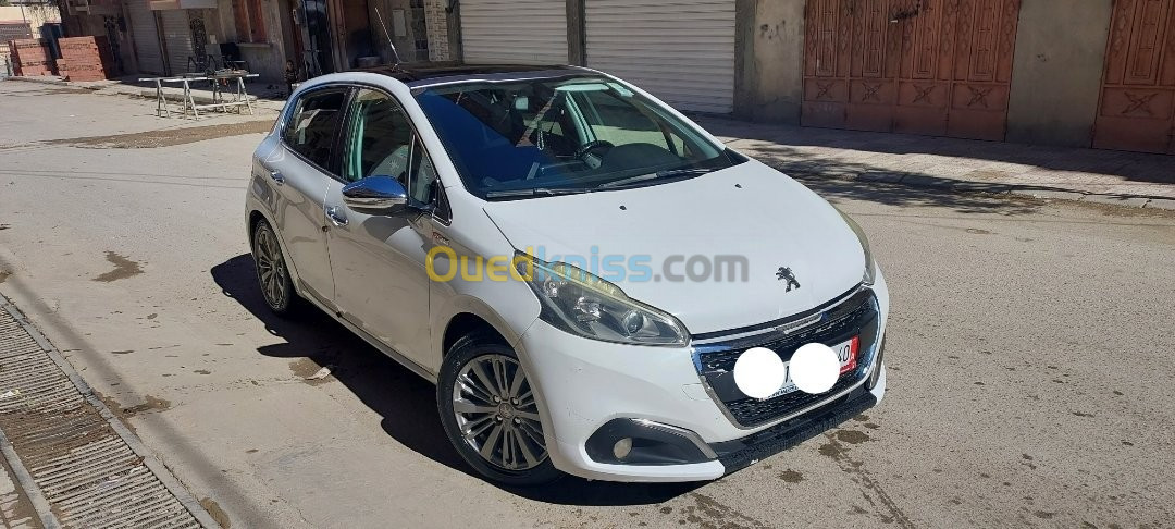 Peugeot 208 2015 Allure Facelift