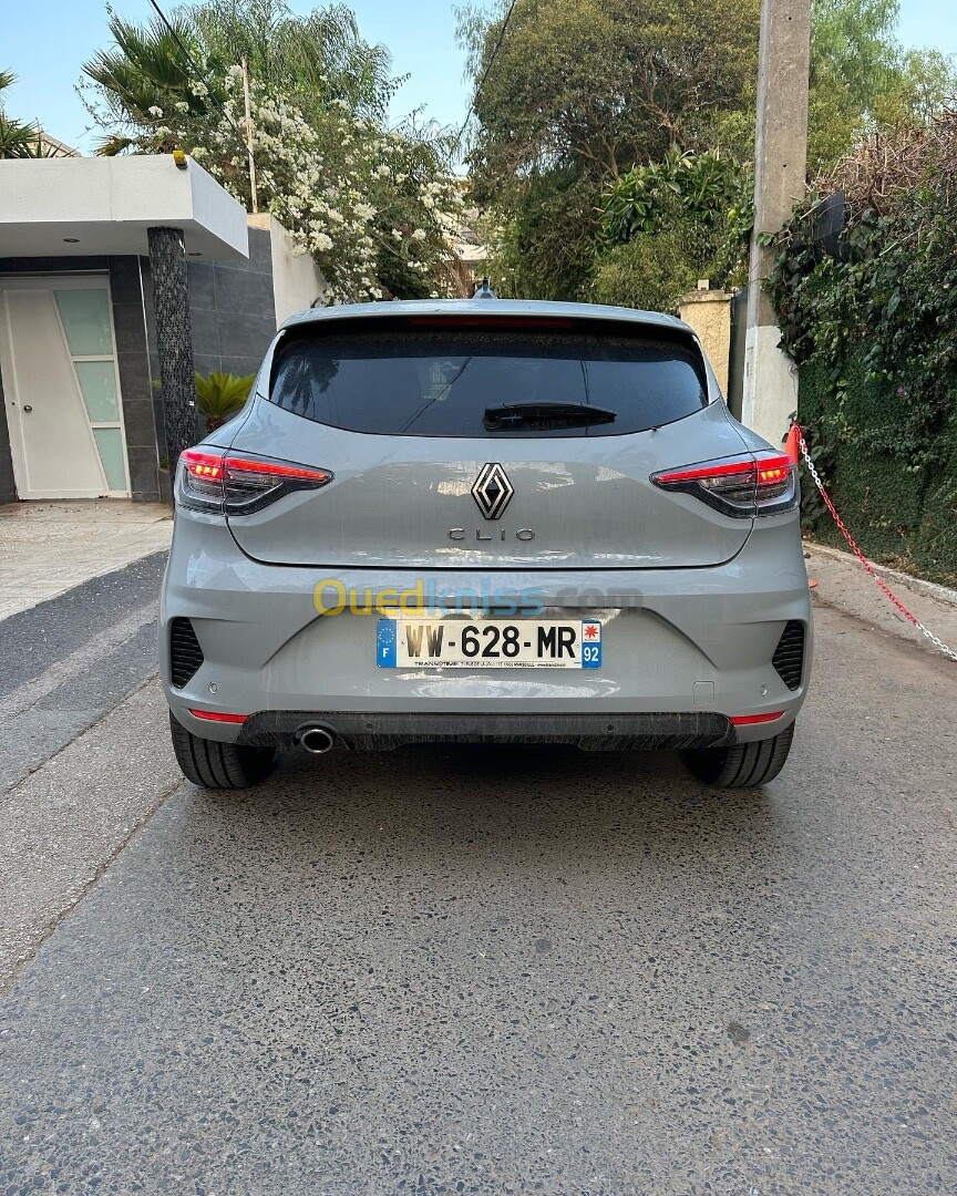 Renault Clio 5 2024 Évolution gris nardo