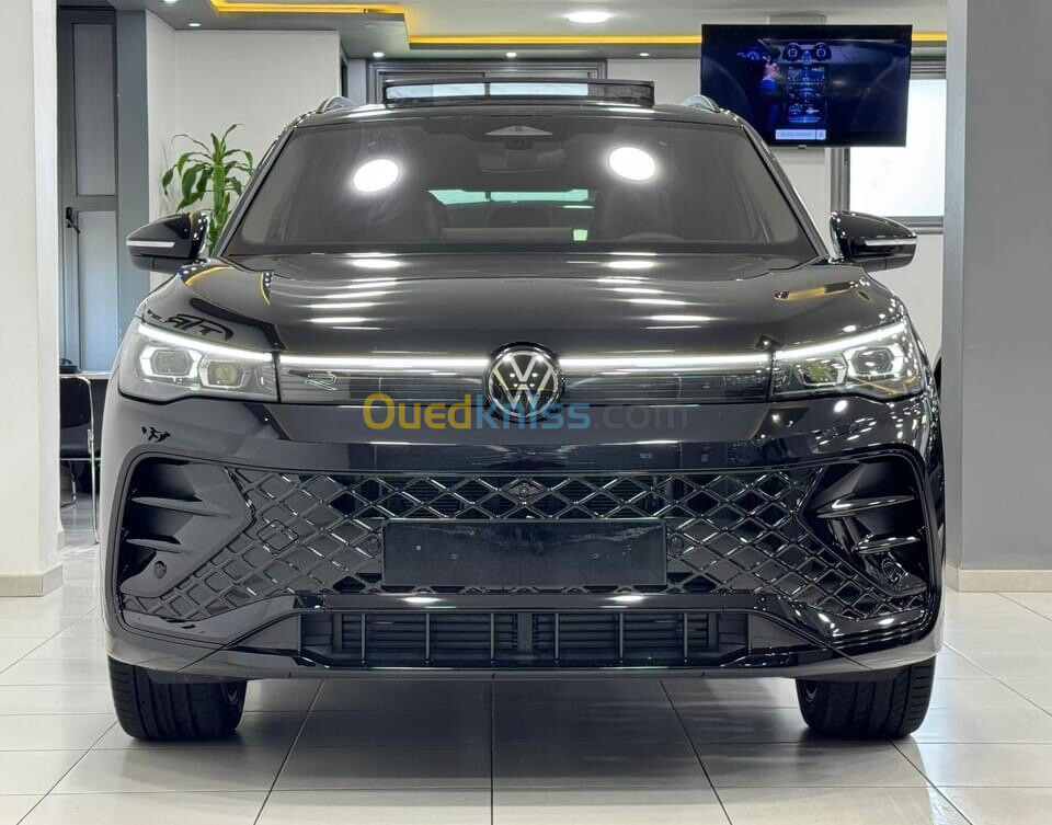 Volkswagen Tiguan 2024 R Line full options black black