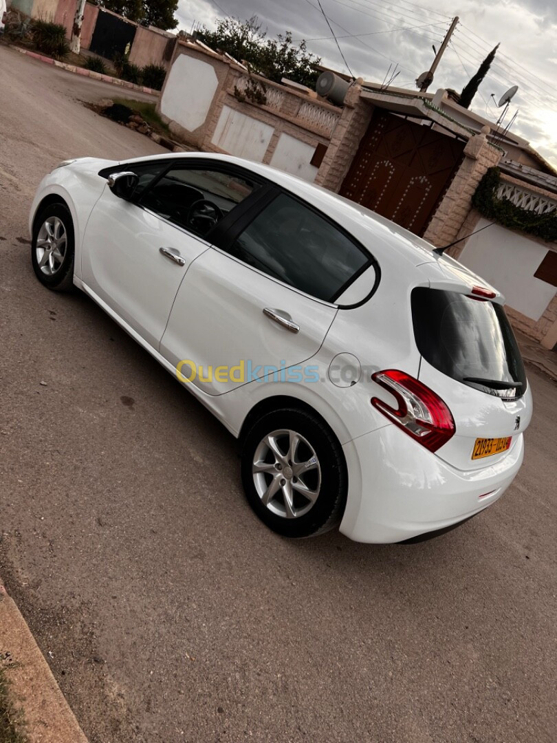 Peugeot 208 2013 