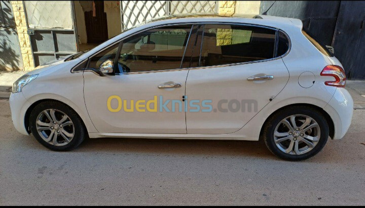 Peugeot 208 2014 Allure