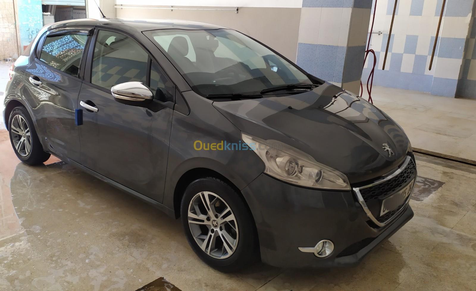 Peugeot 208 2015 Allure