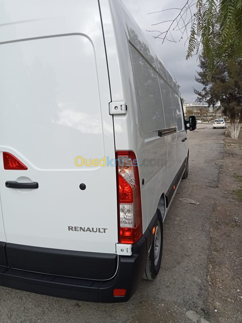 Renault Master 3 panneaux 2024