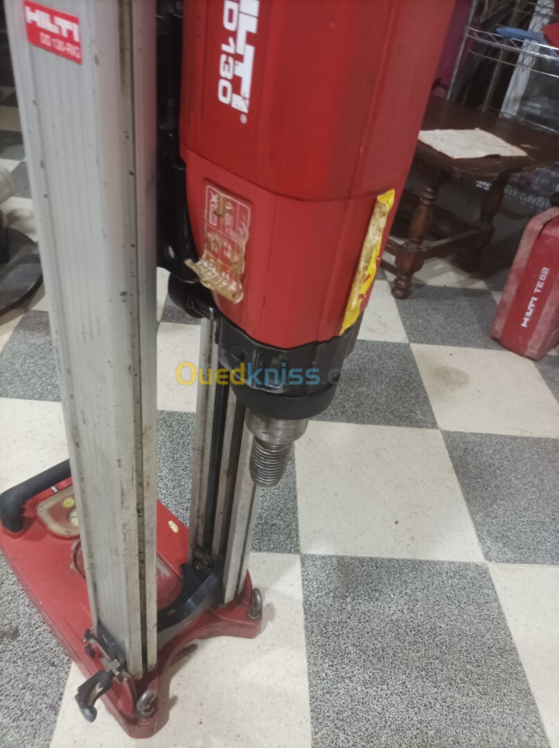 Carouteuse hilti  DD130