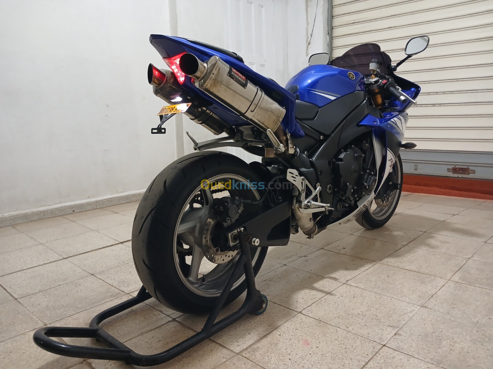 Yamaha R1 crosplaine 2011