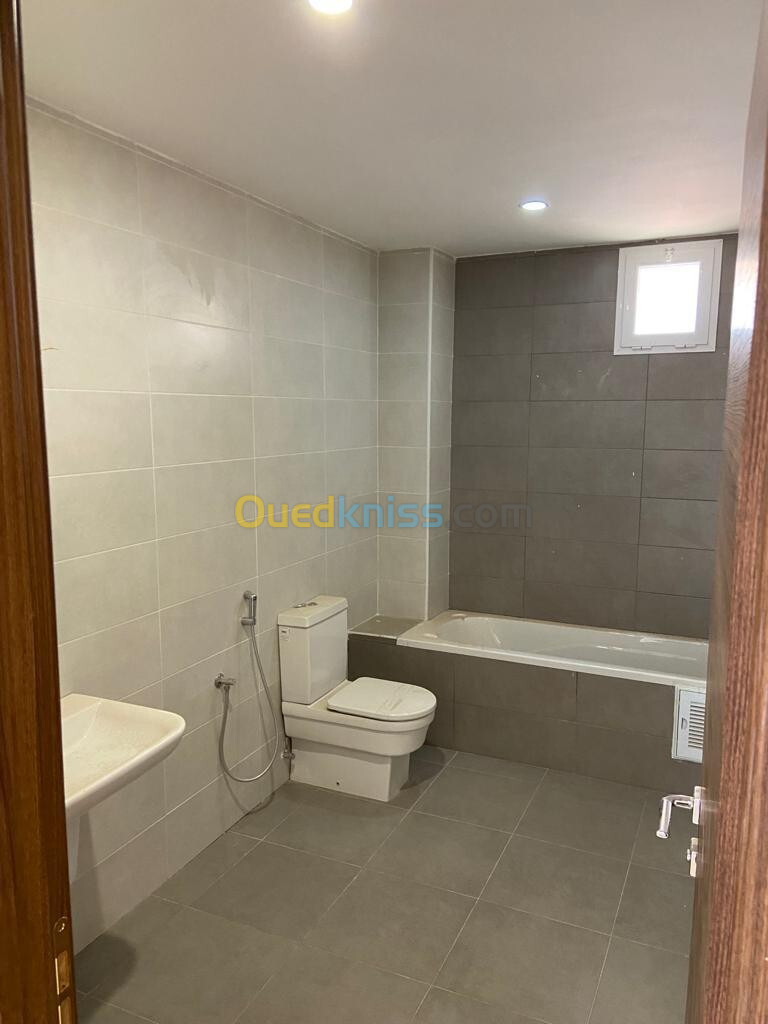 Location Appartement F4 Alger Hydra