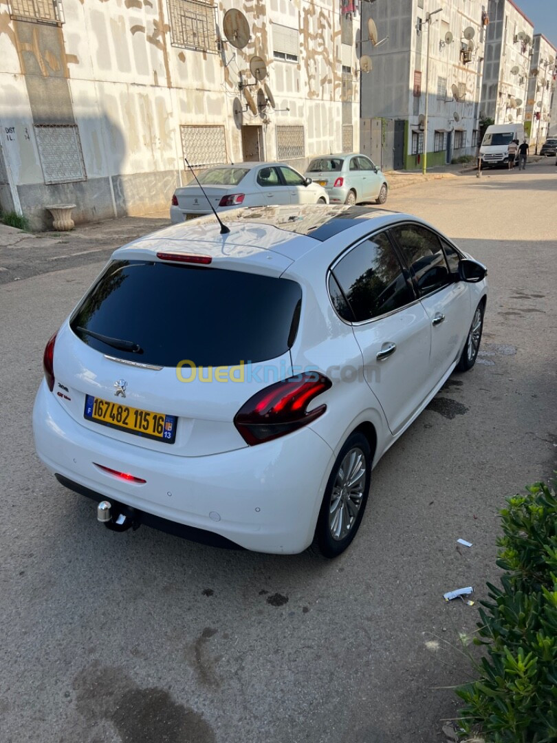 Peugeot 208 2015 Allure Facelift