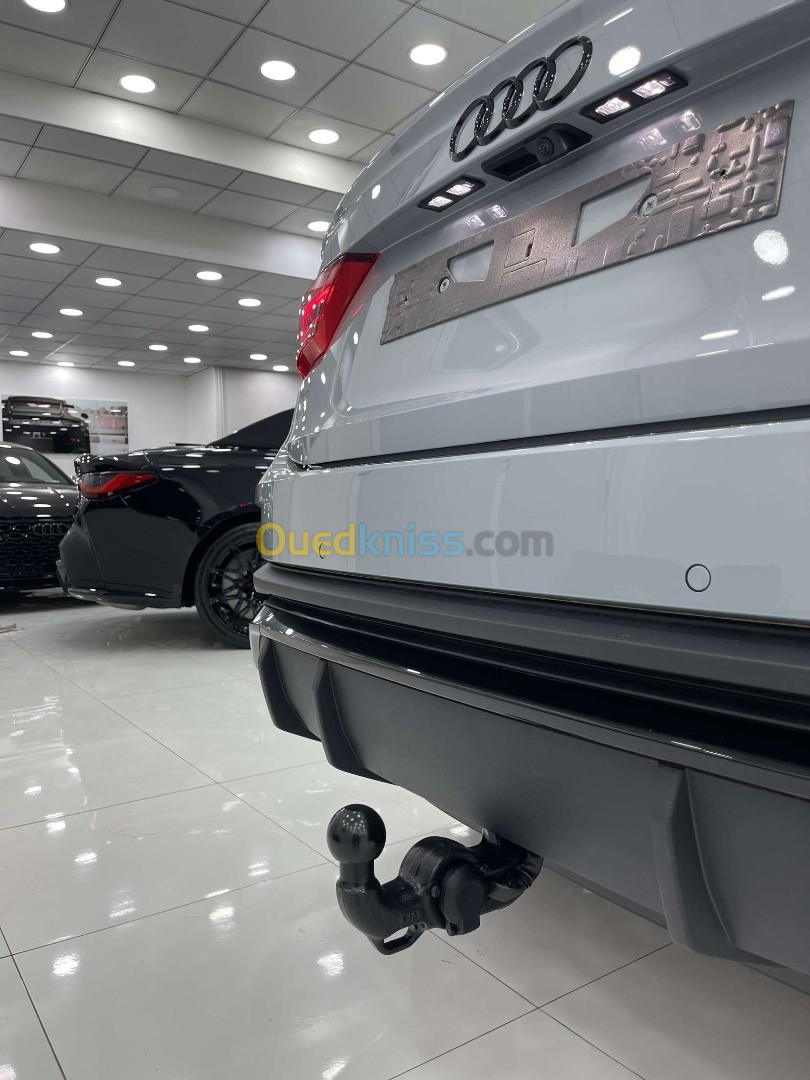 Audi Q3 2024 SLINE black edition