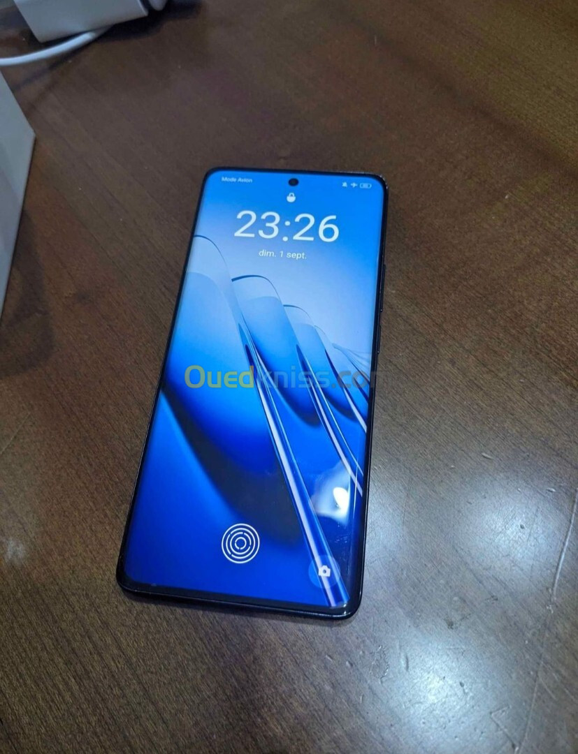 Realme 11 pro plus 5G 12gb+12gb ram 256gb  État 10/10 Realme 11 pro plus 5G