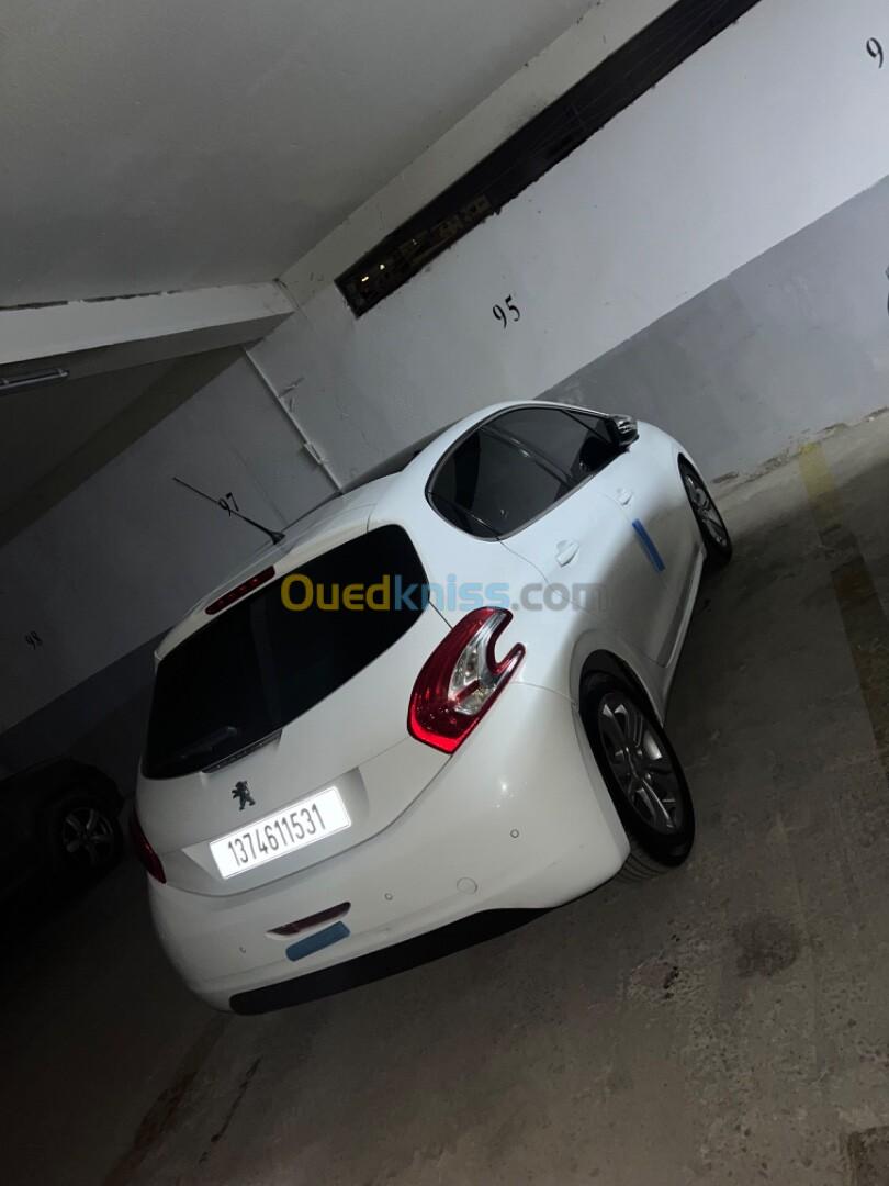 Peugeot 208 2015 Allure