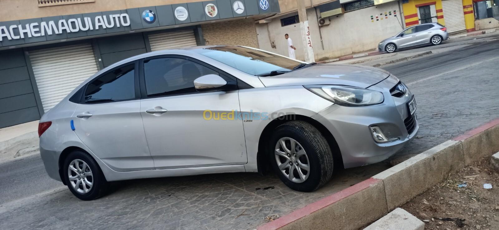 Hyundai Accent RB  4 portes 2012 Accent RB  4 portes