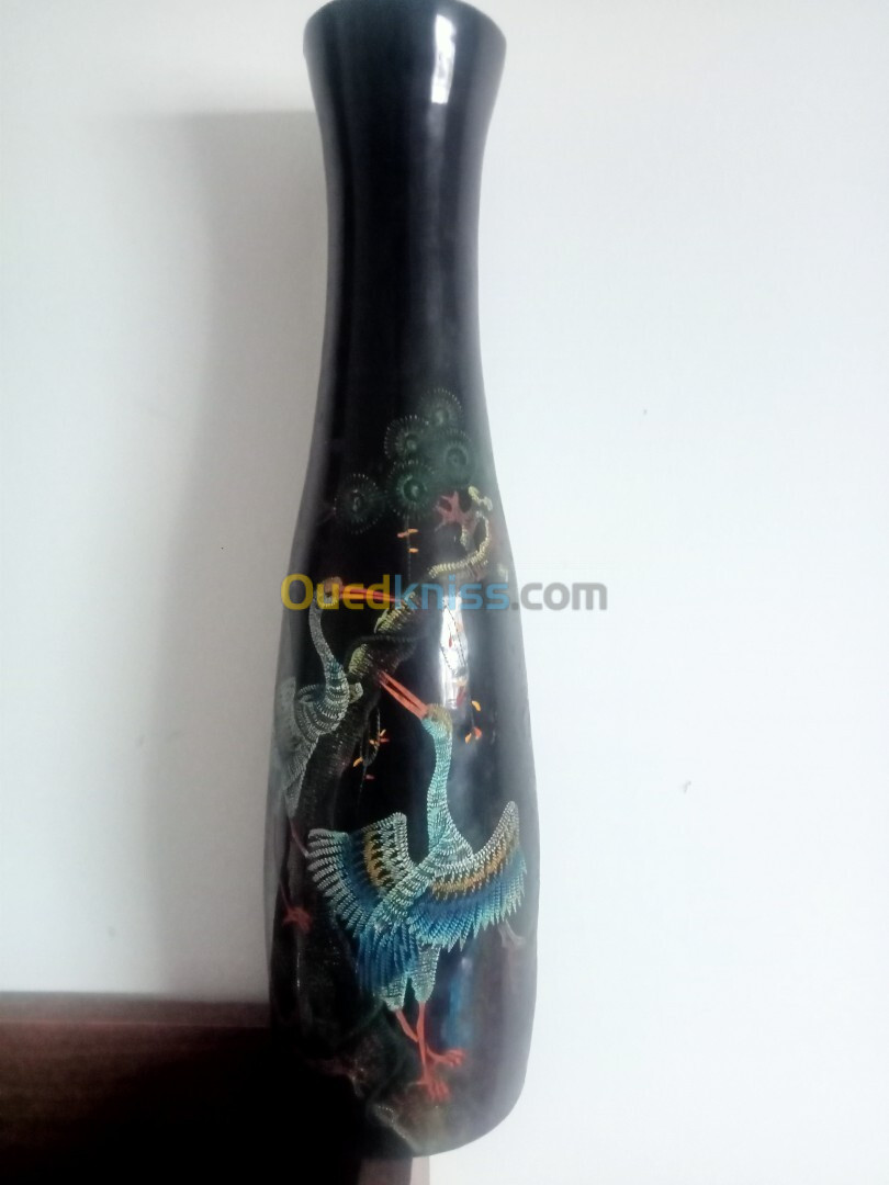 vase en nacre noir motif  oiseau année 1960/1970