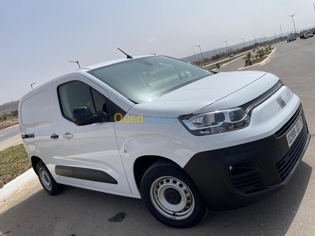 Fiat DOBLO 2023 Italien