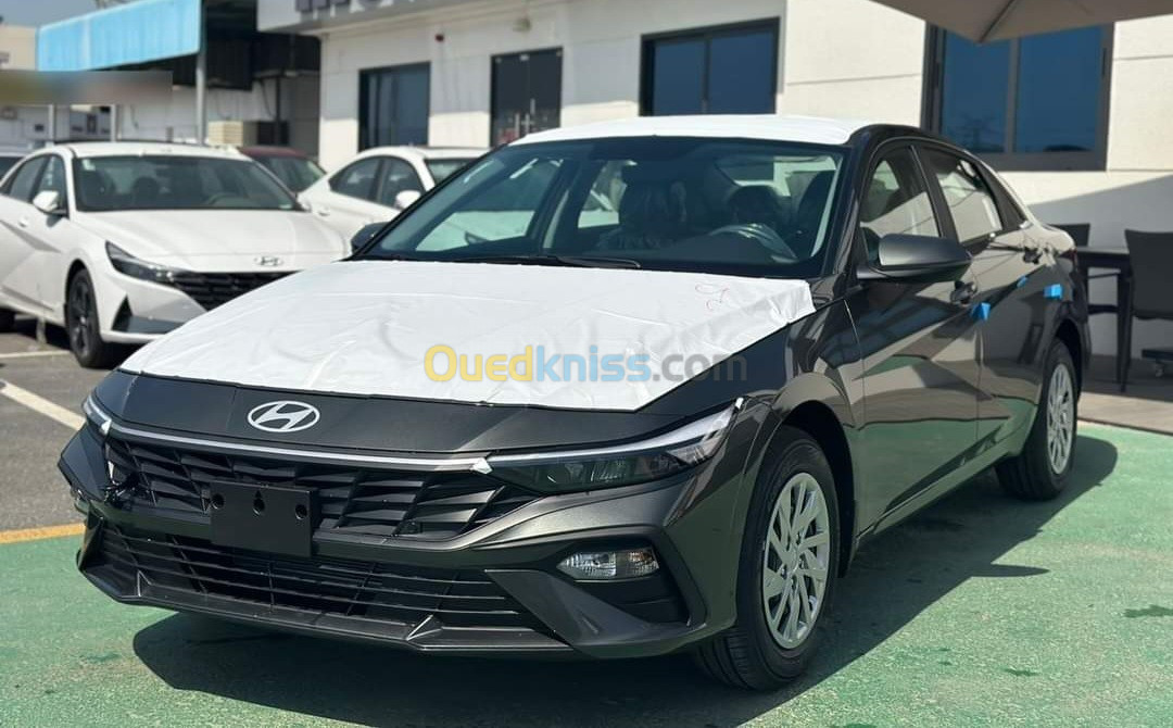 Hyundai Elantra 2024 