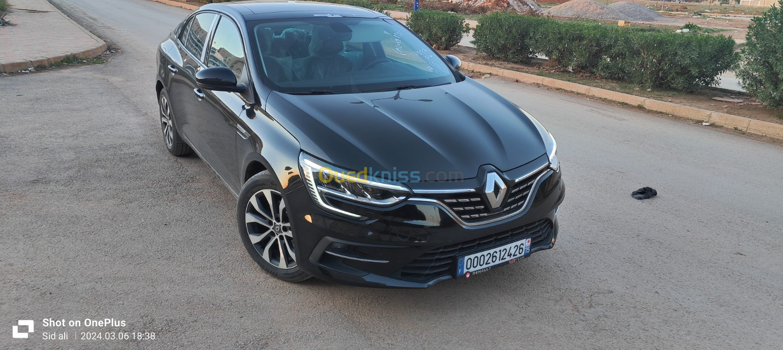 Renault Megane 2024 Sidan