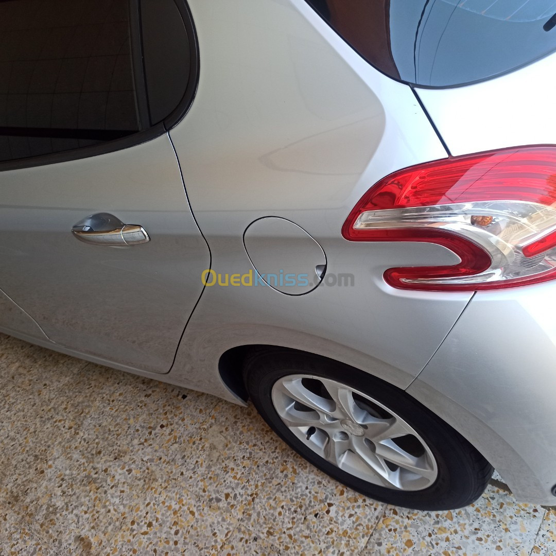 Peugeot 208 2013 Allure