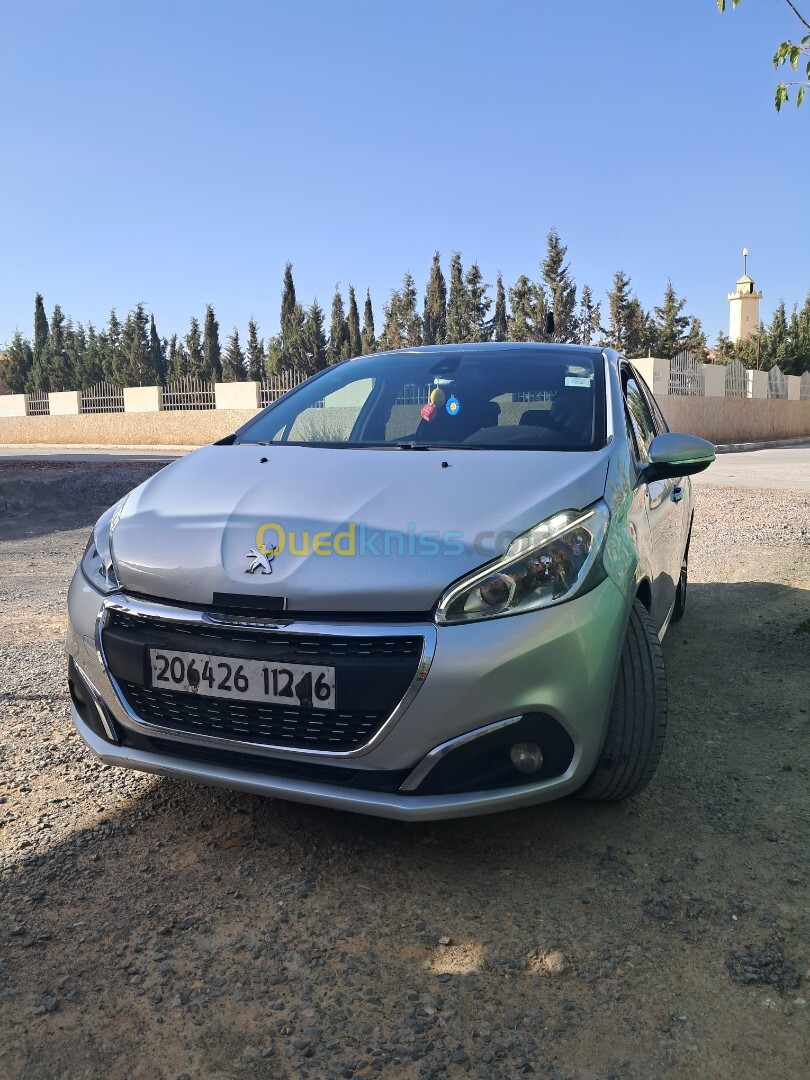 Peugeot 208 2012 