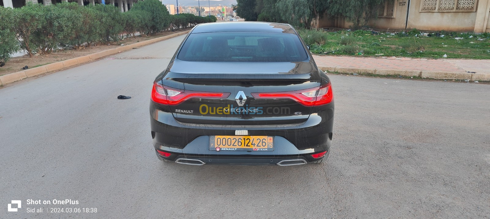 Renault Megane 2024 Sidan