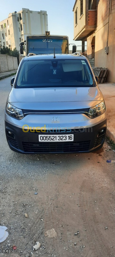 Fiat Doblo 2023 Itali