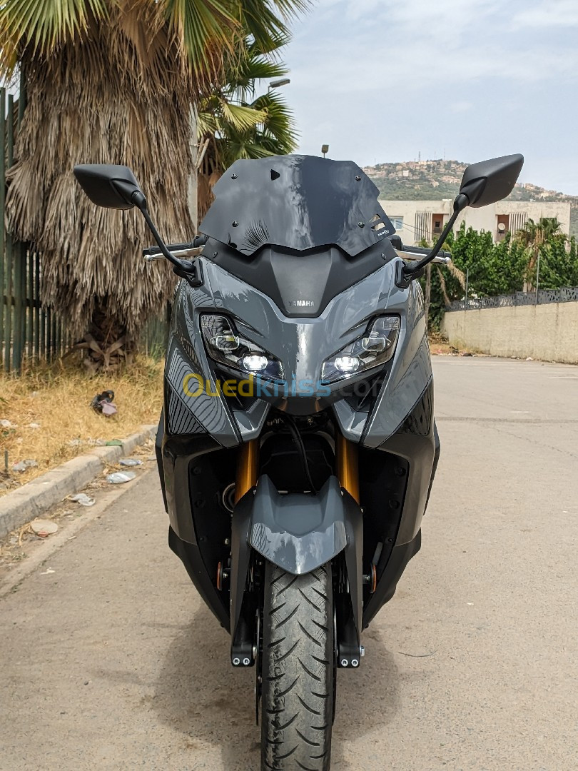 Yamaha T-MAX 562 2022