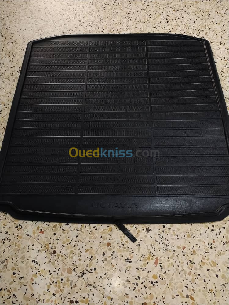 moquette (tapis) de coffre SKODA OCTAVIA