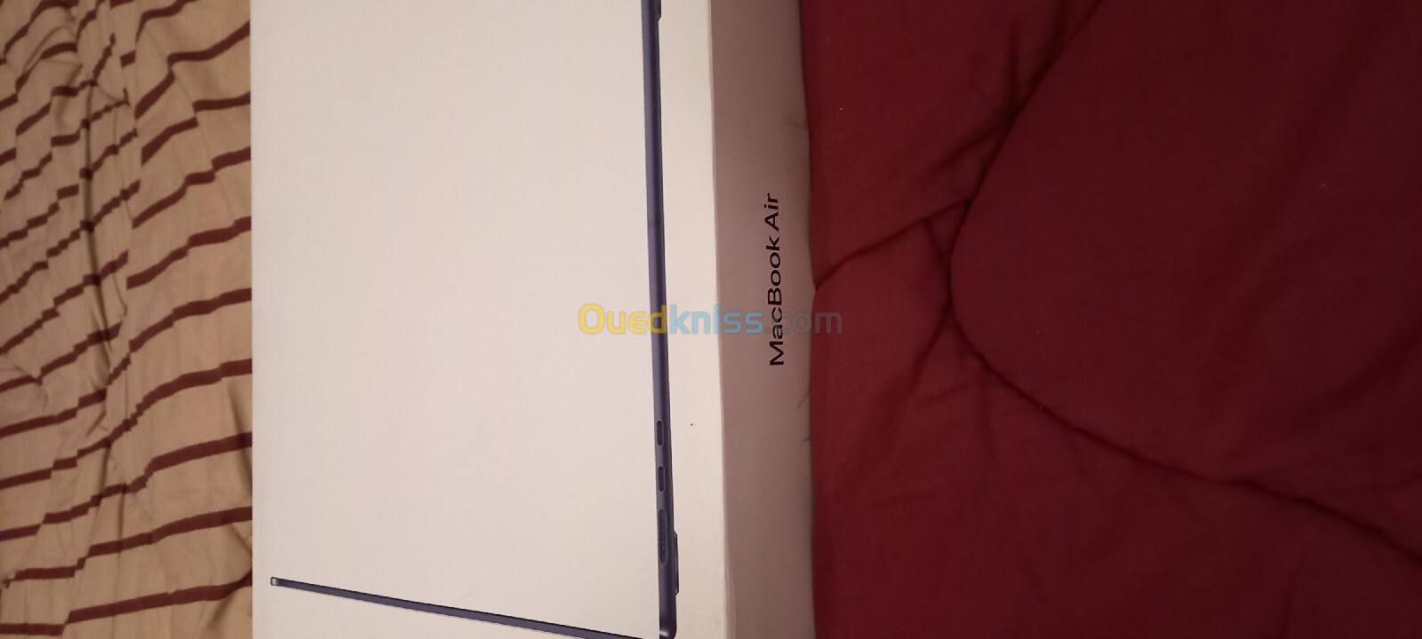 Macbook air M3 8GB  256 SSD 15 pouce