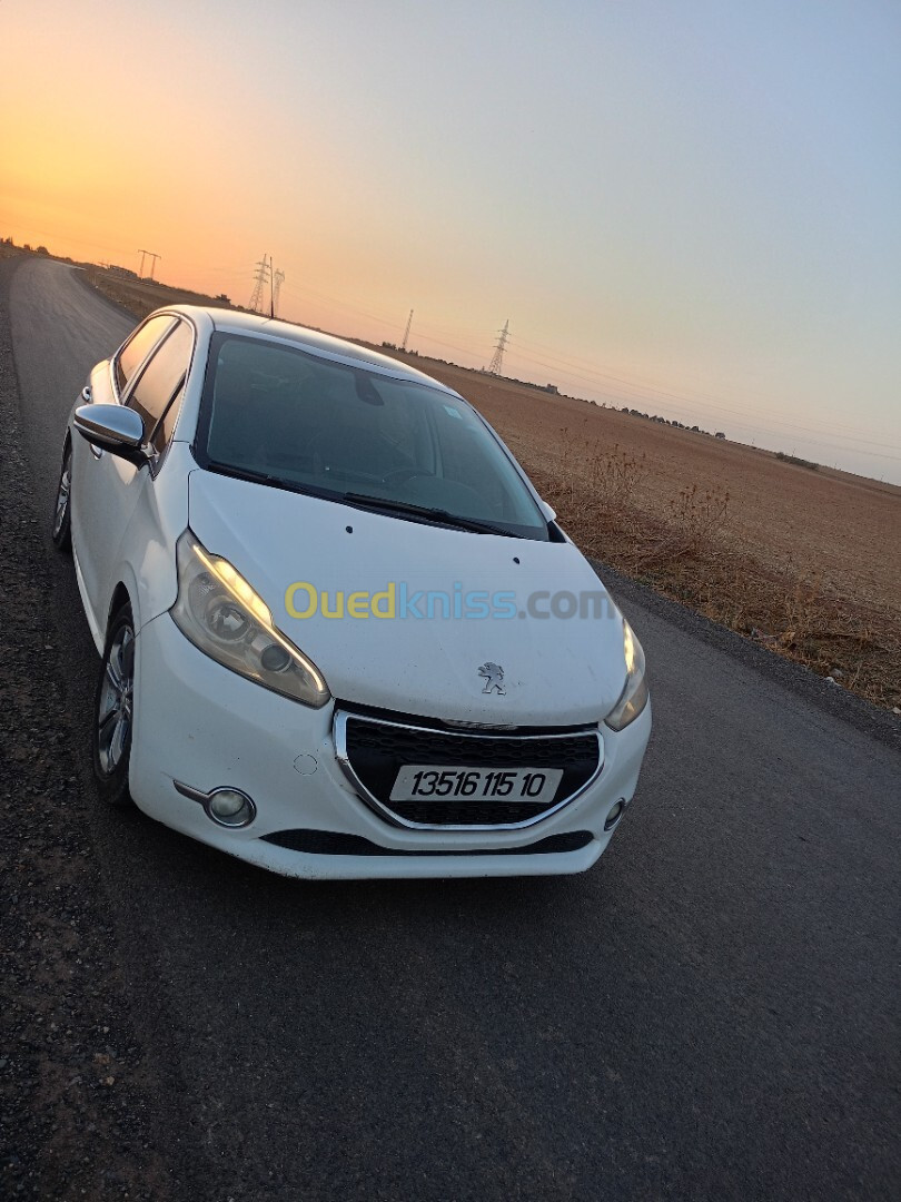 Peugeot 208 2015 Allure