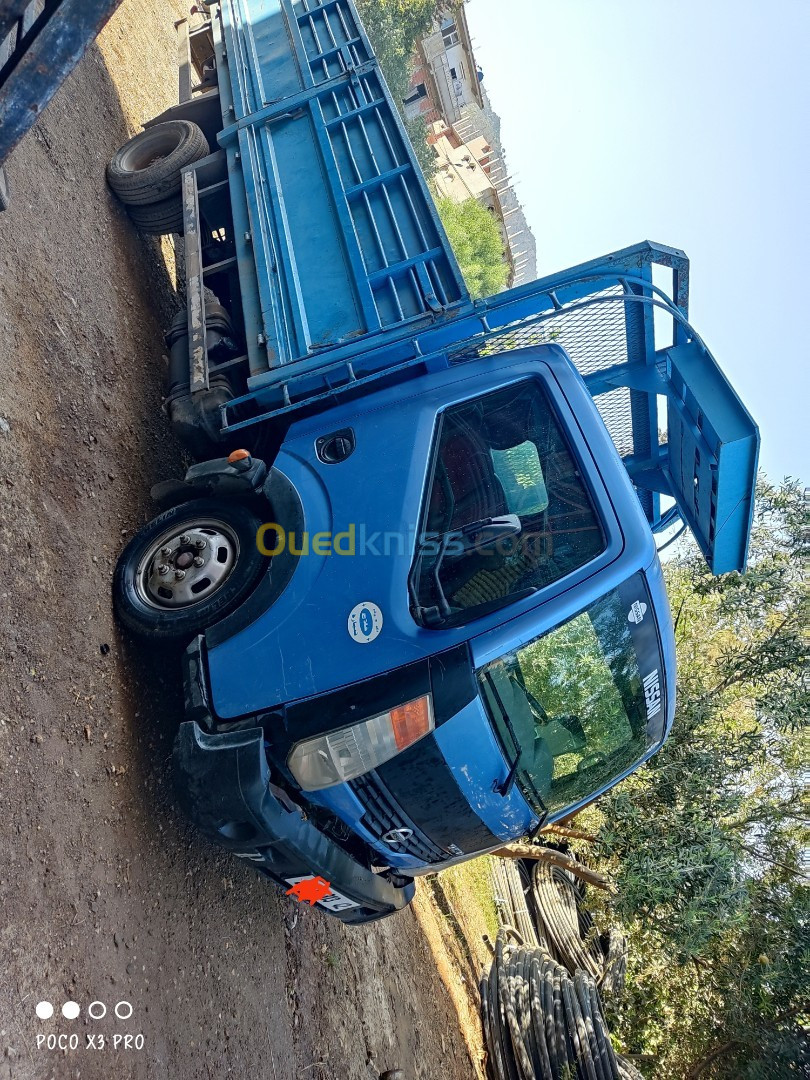 Nissan CABSTAR 2013