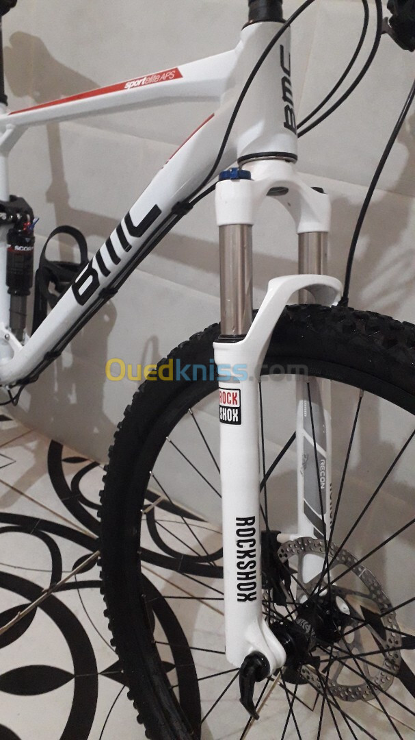 Vélo BMC double suspension taille L 27.5