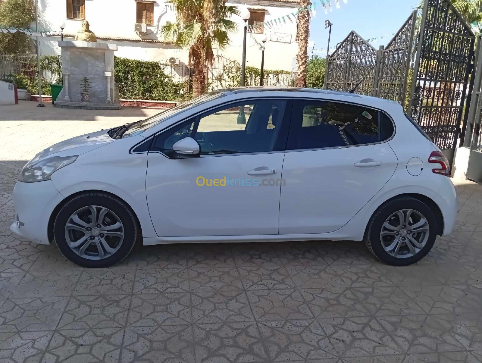 Peugeot 208 2015 Allure