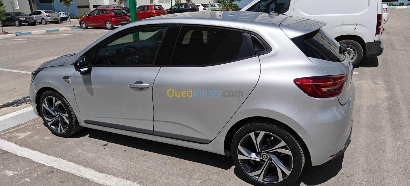 Renault Clio 2023 