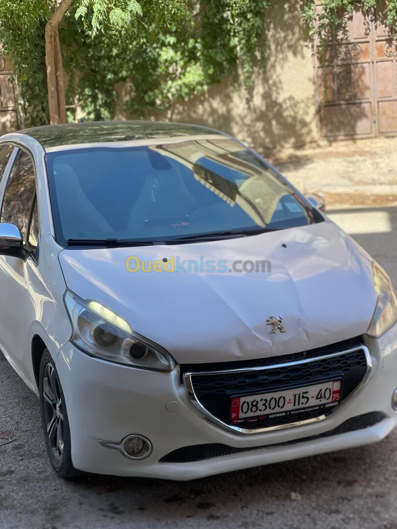 Peugeot 208 2015 Allure