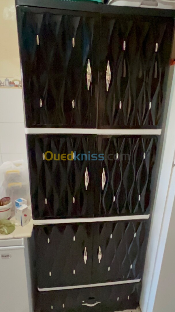 Armoire en plastique