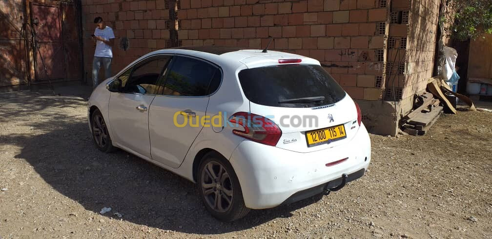 Peugeot 208 2015 208