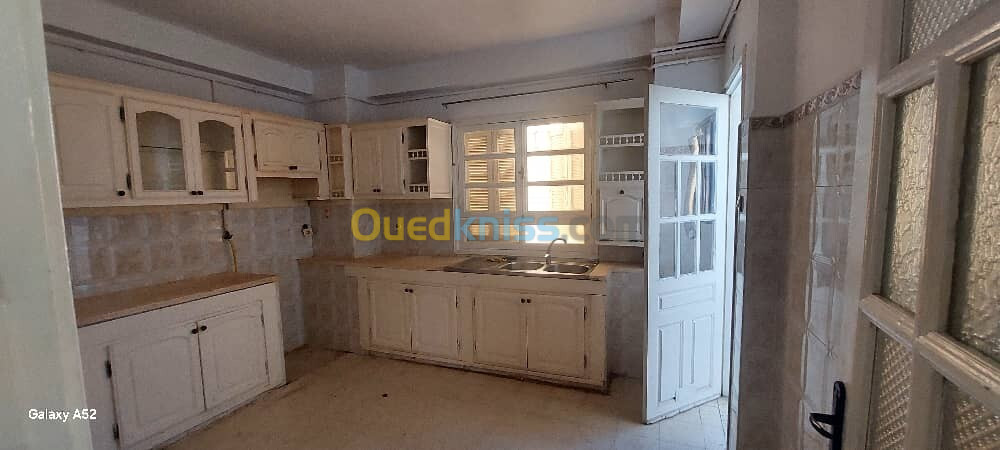 Location Appartement F4 Alger Birkhadem