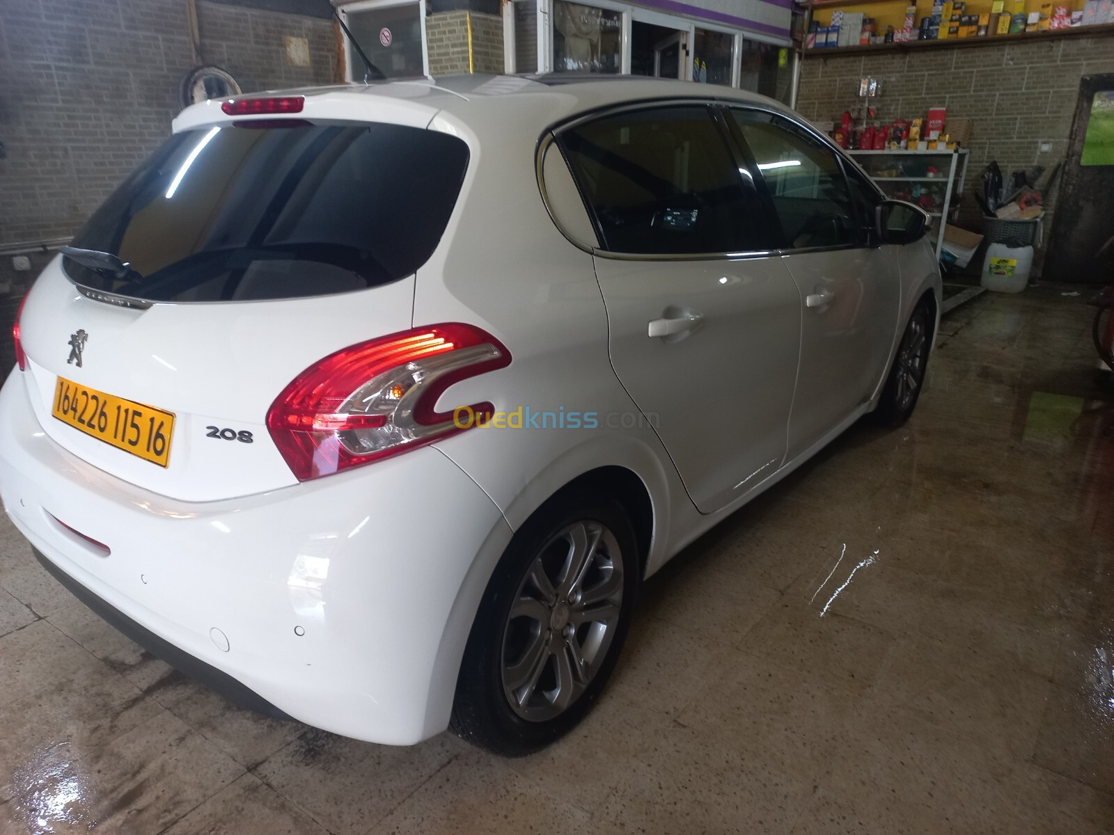 Peugeot 208 2015 Allure