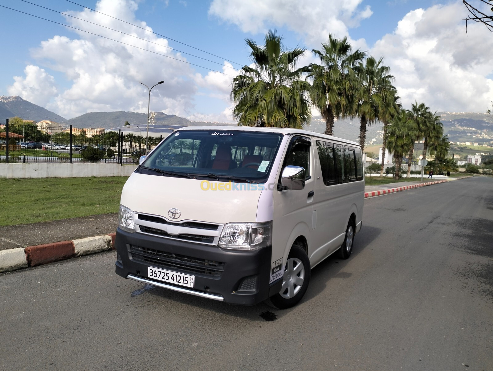 Toyota Hiace 2012