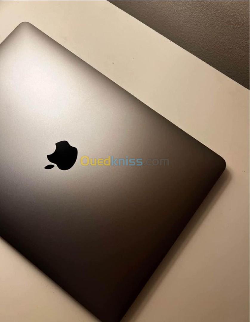 MacBook pro 2020 i5 ram 16 disque dur 512 carte graphique Intel iris 1536 cycle batterie 241libréo