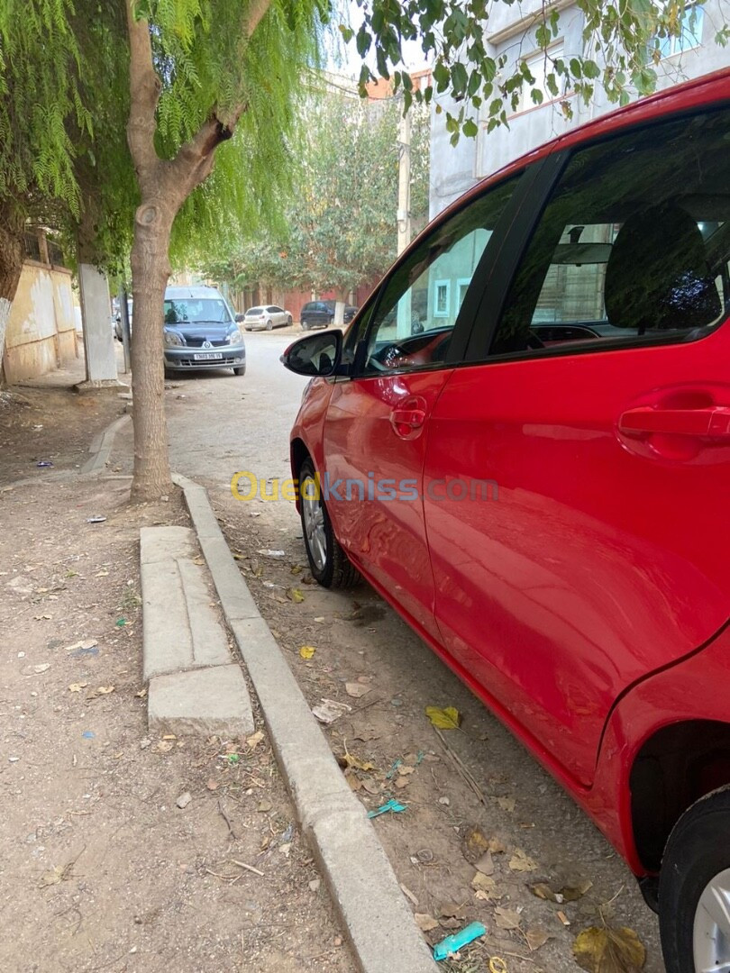 Toyota Yaris 2019 Red Edition