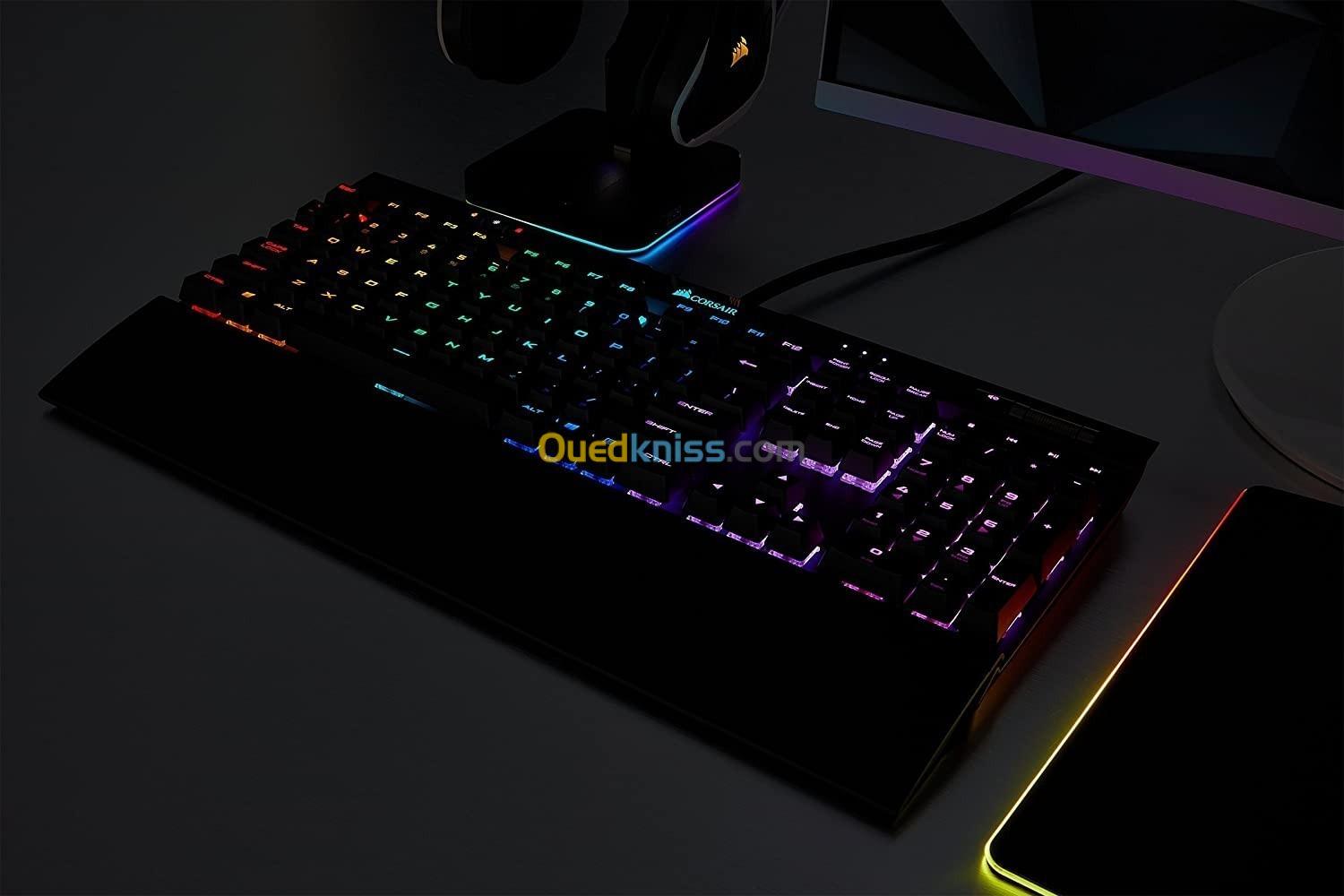 Corsair K70 RGB MK.2 USB QWERTY - Claviers Avec Fil - USB - Clavier Mécanique - LED - RGB