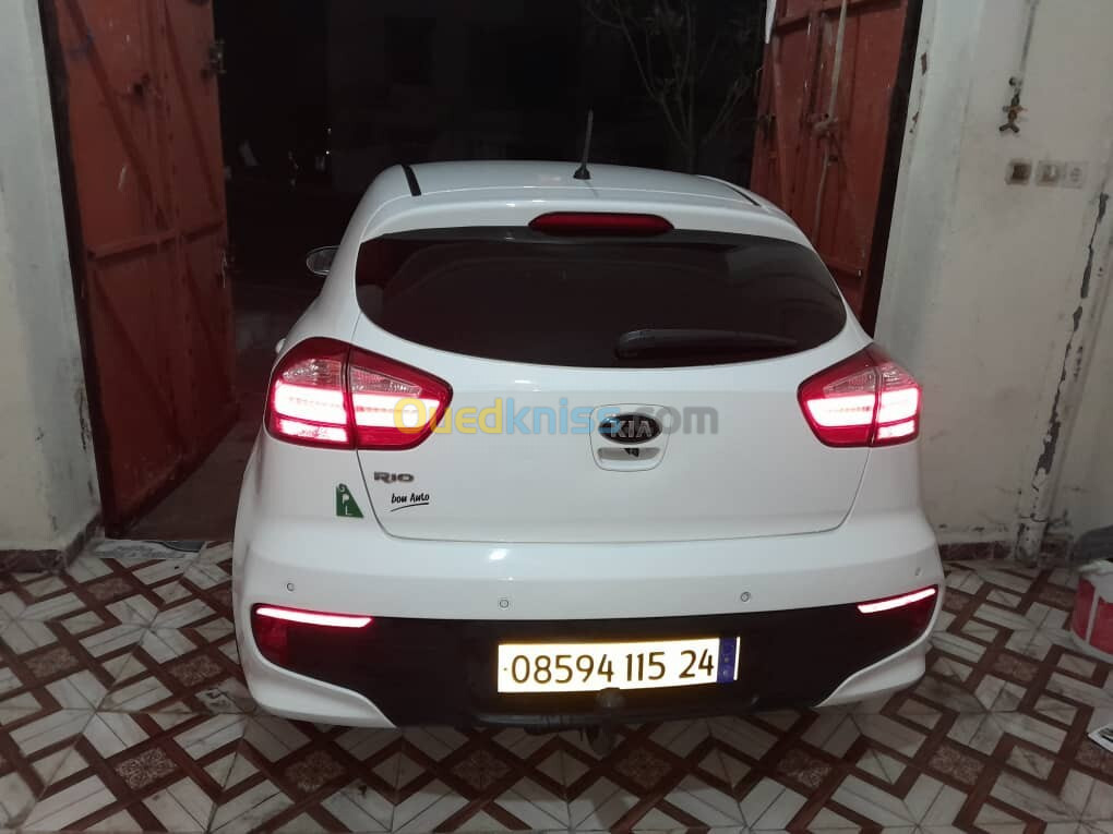 Kia Rio 5 portes 2015 hatchback