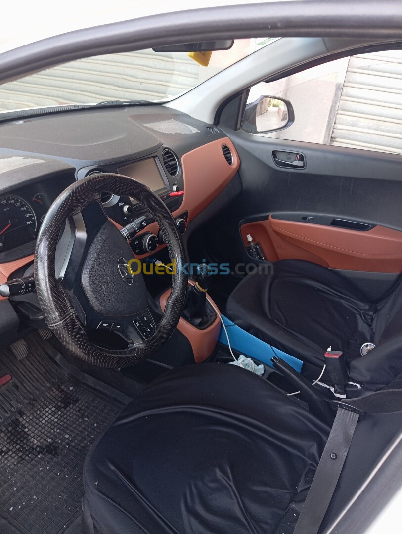 Hyundai Grand i10 2017 00